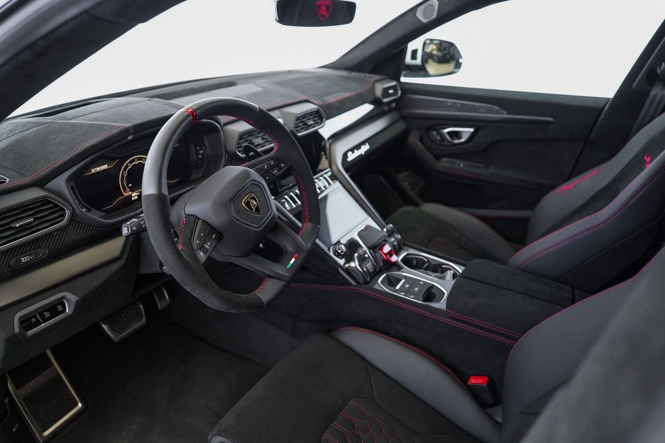 لامبورغيني اوروس 4.0T V8 Performante