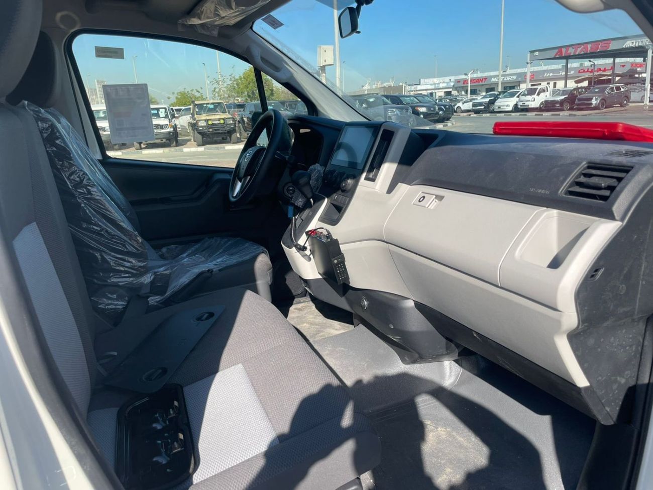 تويوتا هاياس TOYOTA HIACE AMBULACE 3.5 PETROL AUTOMATIC TRANMISSION