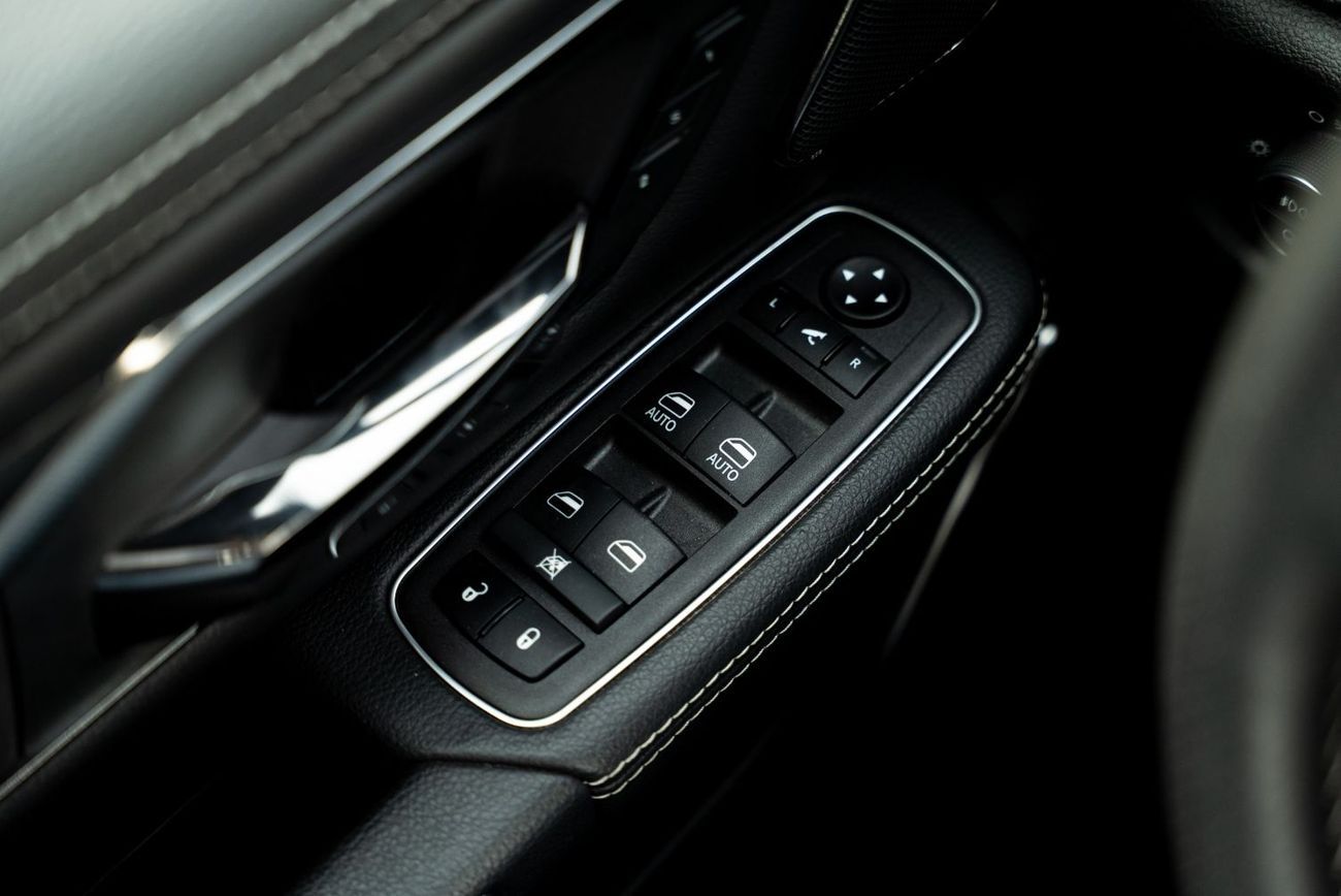 رام 1500 Rebel 5.7L Crew Cab Utility (5 Seater)