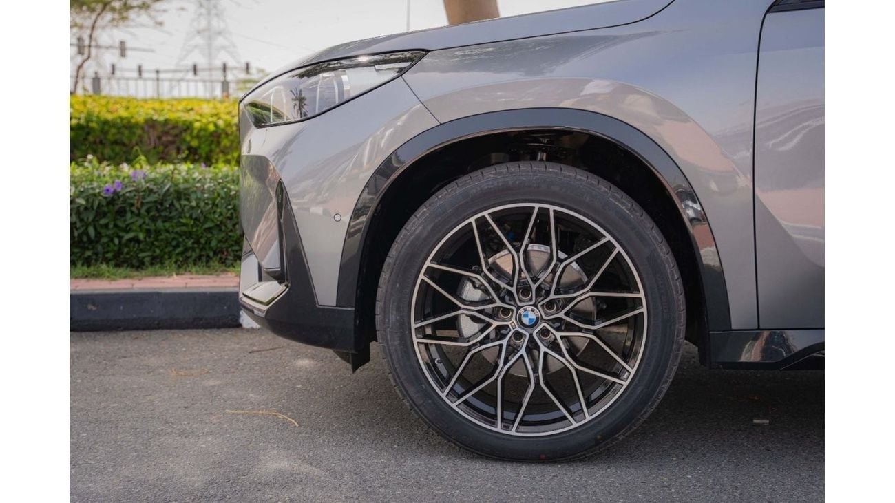 BMW X1 2024 BMW X1 S-Drive 20 i Gray Night Edition 0Km
