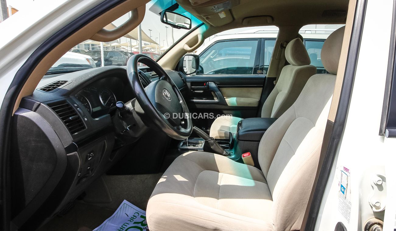 تويوتا لاند كروزر GXR V8