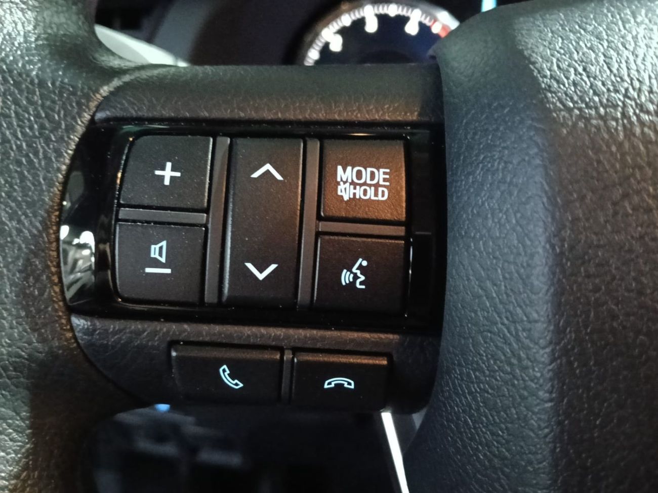 Toyota Fortuner GX2 4X4 Diesel 2.4L