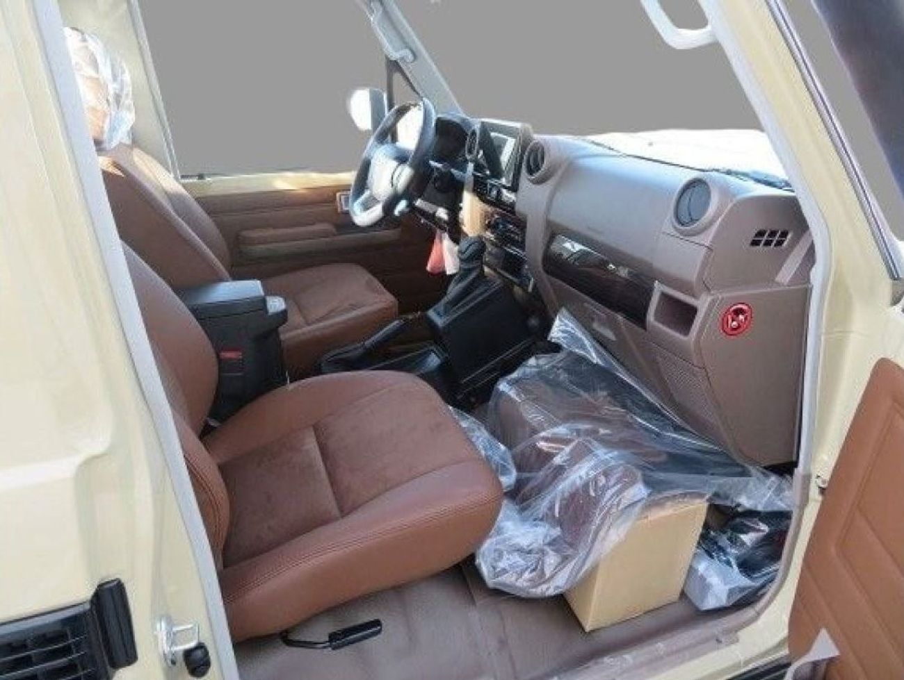 Toyota Land Cruiser Pick Up LHD LC79 2.8L SC DSL 4X4 AT FULL OPTION 2024MY