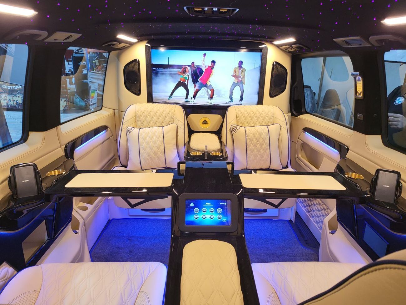 Mercedes-Benz V 300 “LUMA” – 1 Of 5 CONCEPT - Handcrafted by ROYAL CUSTOMS in Dubai (Since 2009)