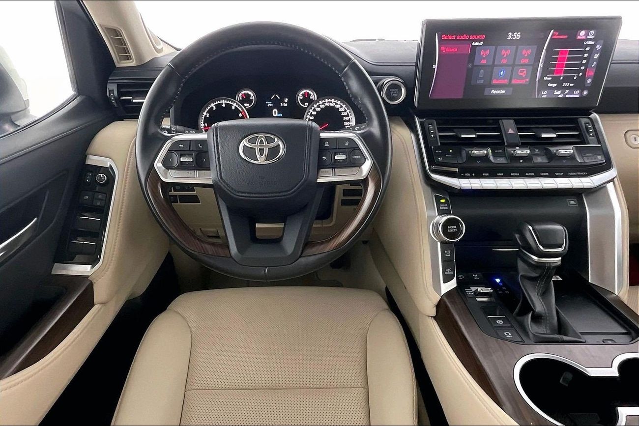 Toyota Land Cruiser GXR | National Day Celebration | Guaranteed Warranty | 0 Down Payment