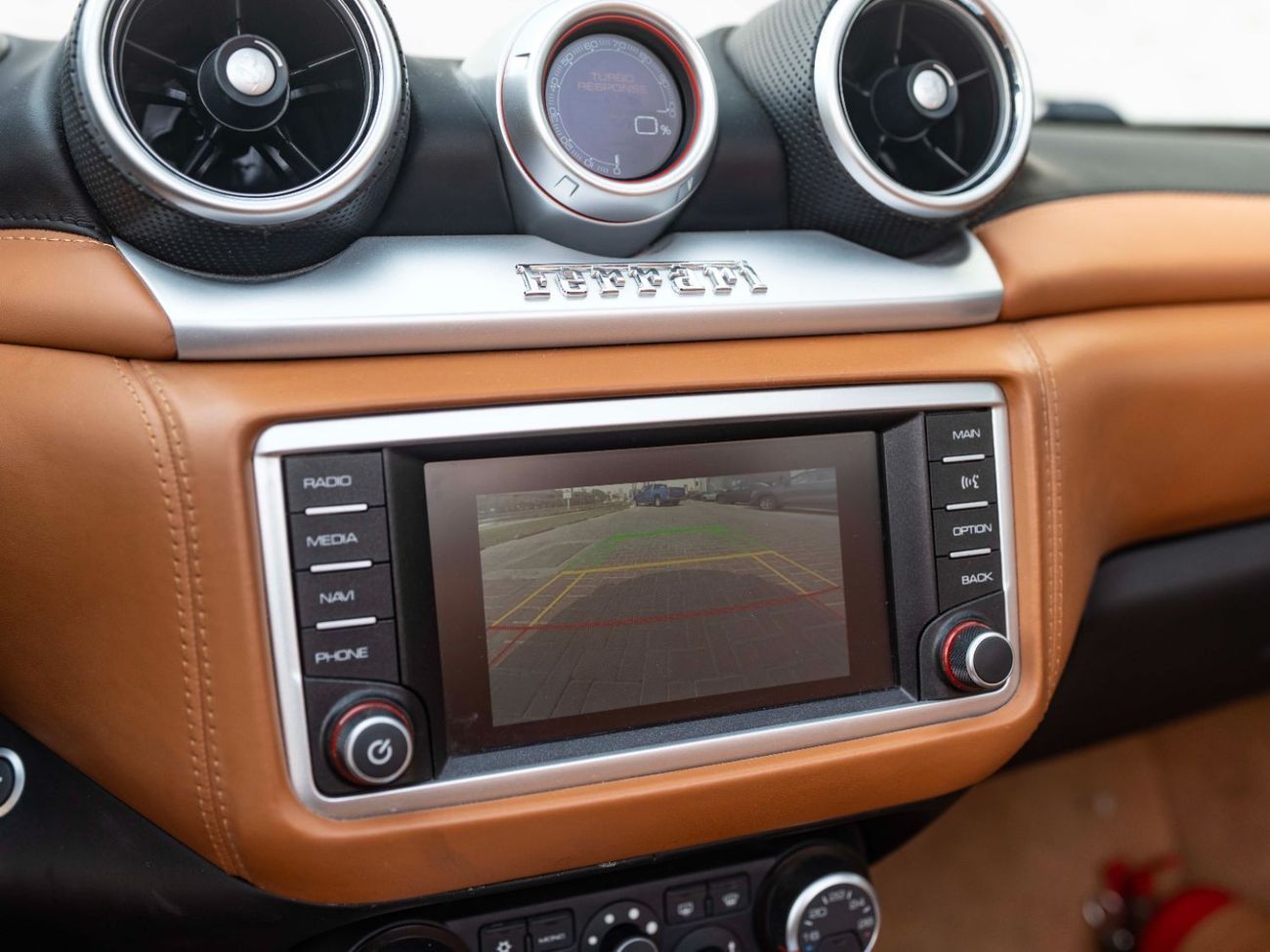 فيراري كاليفورنيا T Std 3.9L (552 HP)