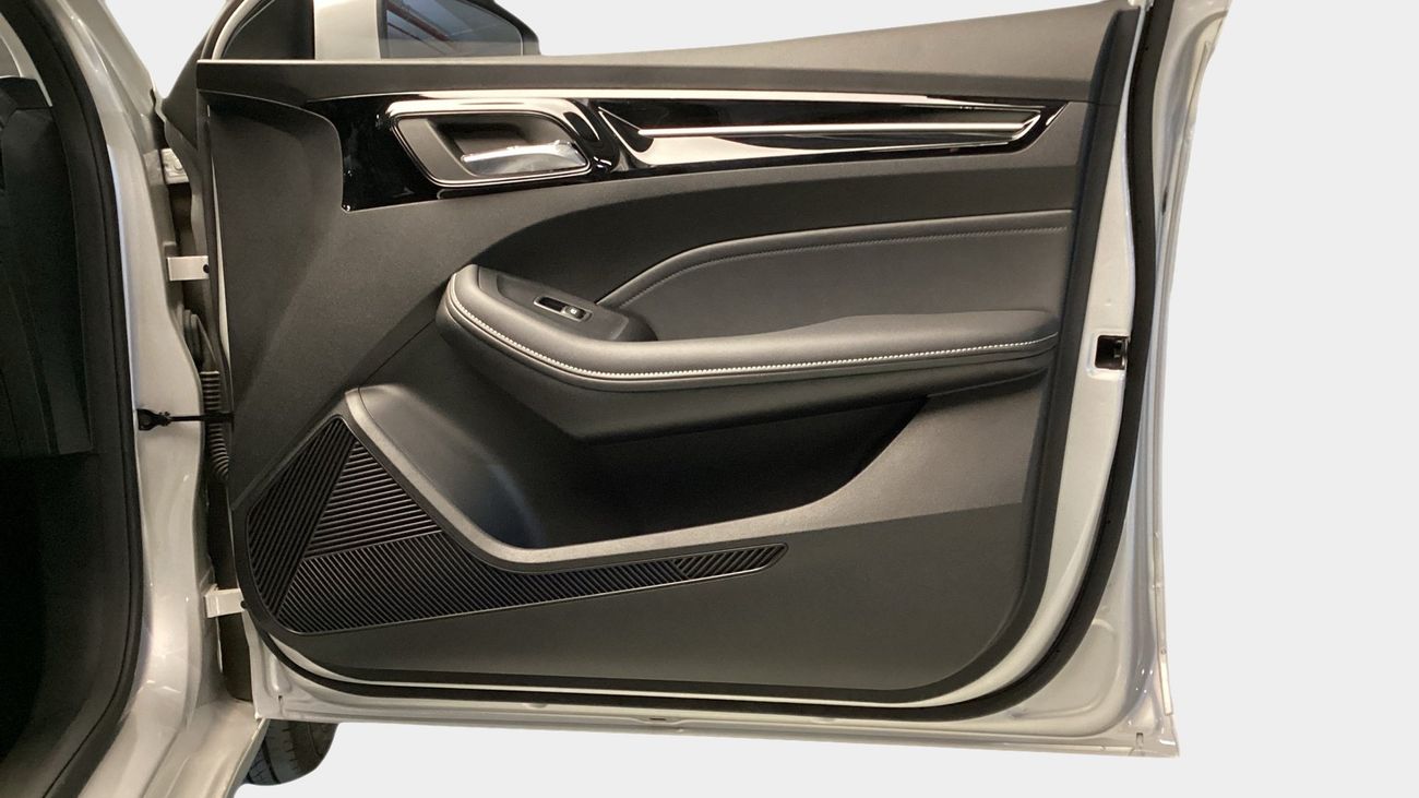 أم جي 5 Standard | upto AED 20,000 Ramadan Discount | شامل الضمان | 0 ﺪﻔﻋﺓ ﺃﻮﻟﻯ