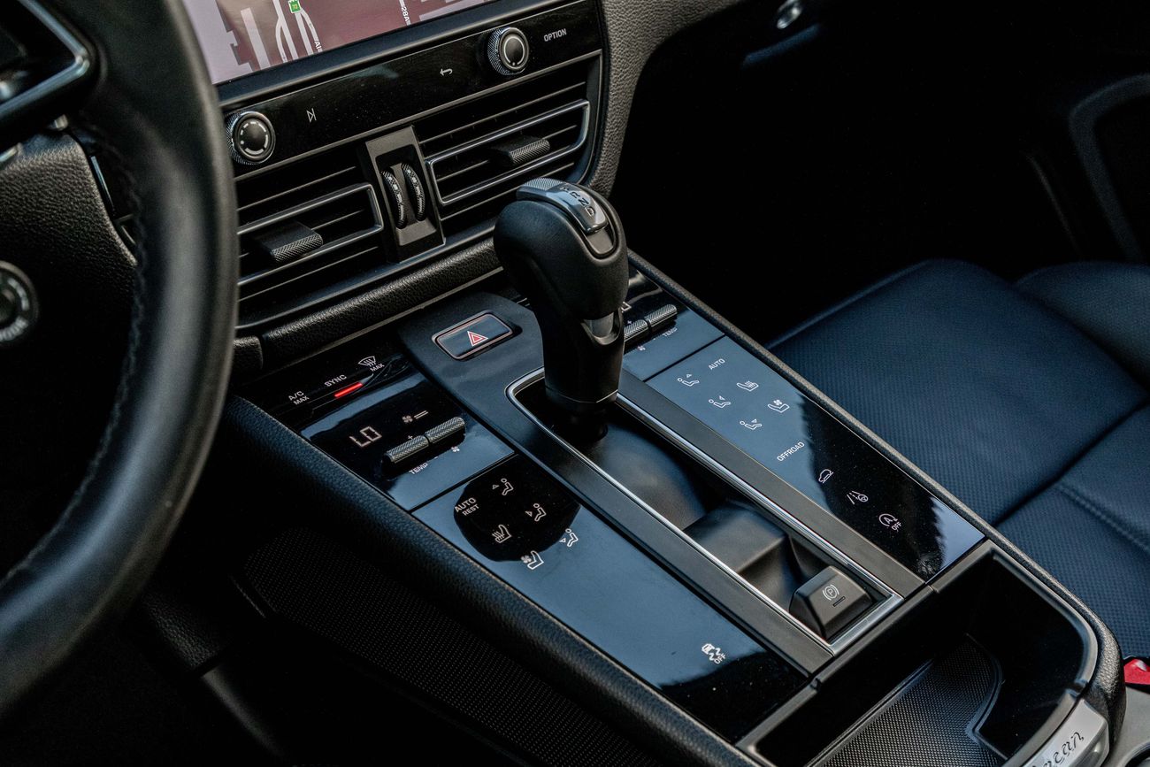 Porsche Macan Macan  | 4,603 P.M | 0% Downpayment | CHRONO PACK | PORSCHE SERVICE HISTORY!