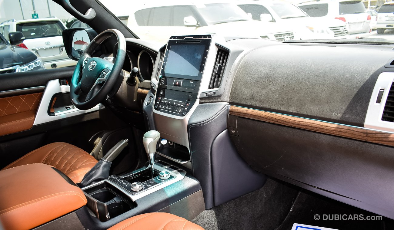 Toyota Land Cruiser VXR V8 With 2018 Body kit