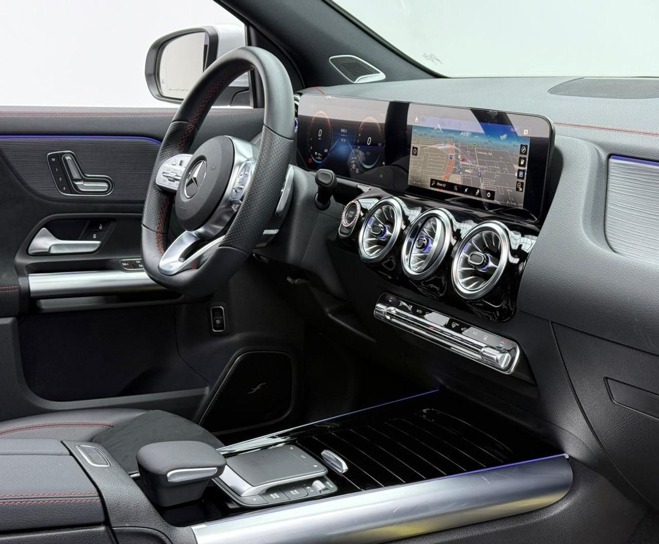 Mercedes-Benz EQA 350 SUV 4MATIC 2024 Mercedes Benz EQA 350 4Matic, 5 Years Warranty + Service Pack, Very Low Km, Fully Loaded