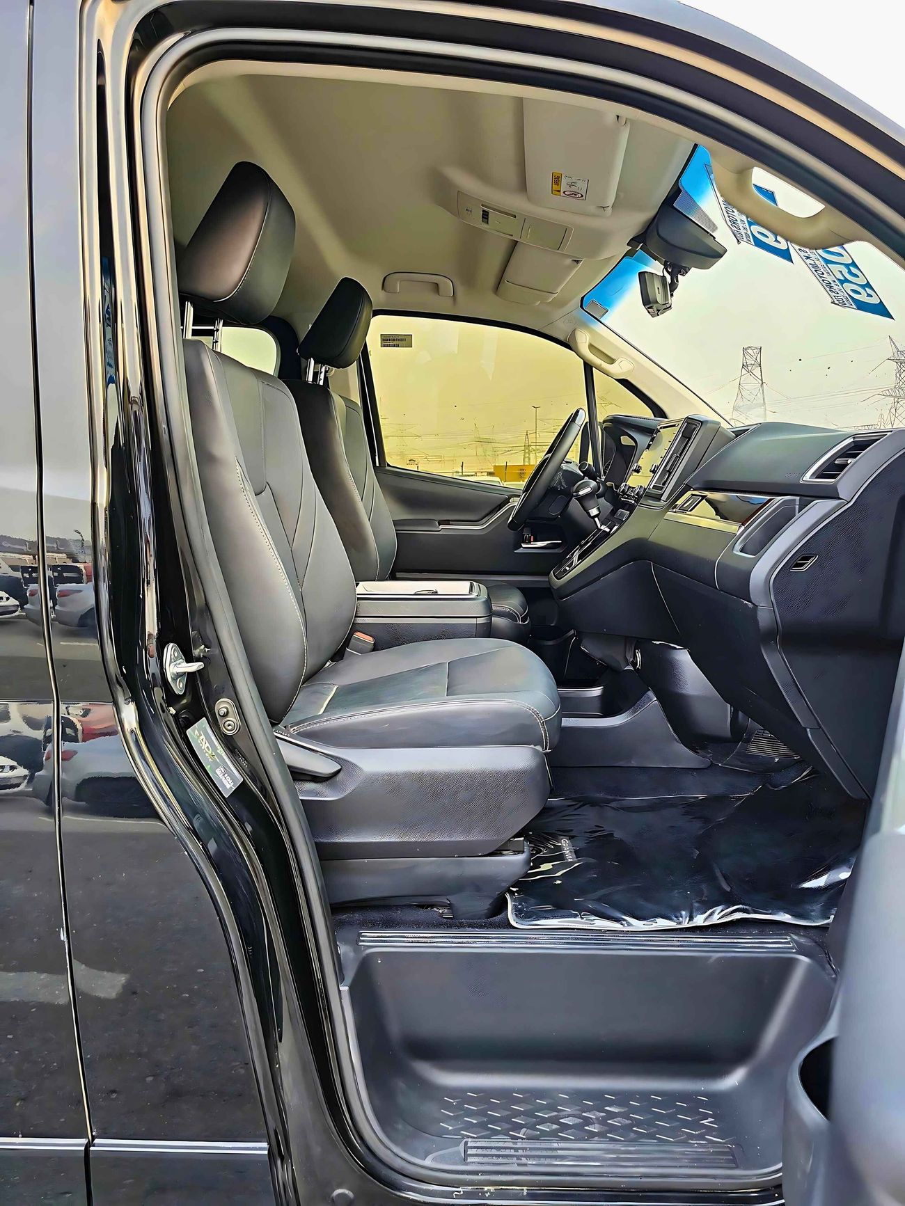 Toyota Granvia PREMIUM / FULL OPT/  ORG KMS/ ORG PAINT/ 2198 MONTHLY / LOT#8003492