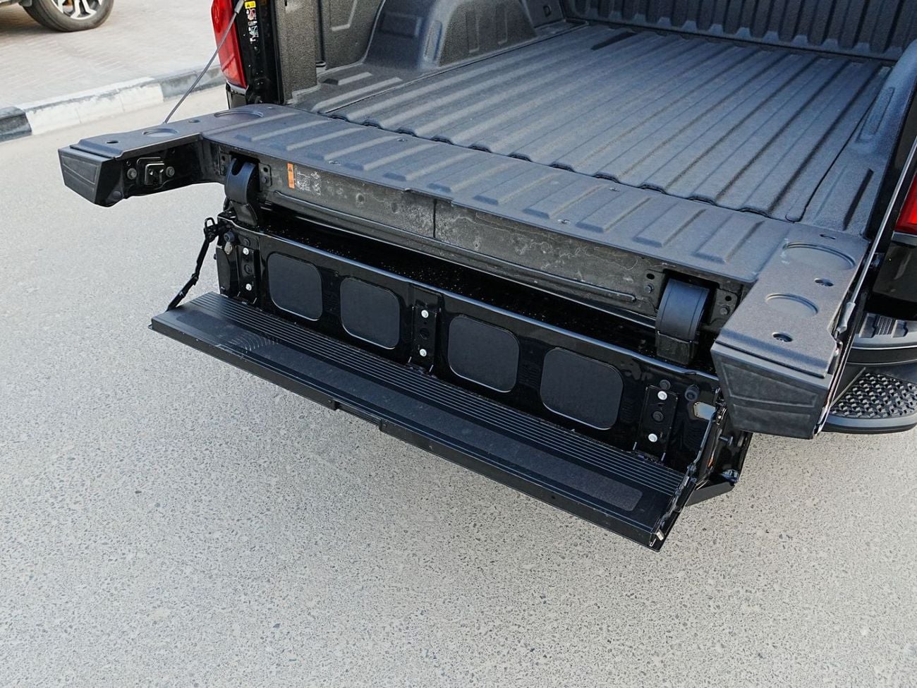 Chevrolet Silverado DURAMAX DIESEL HIGH COUNTRY MIDNIGHT EDITION
