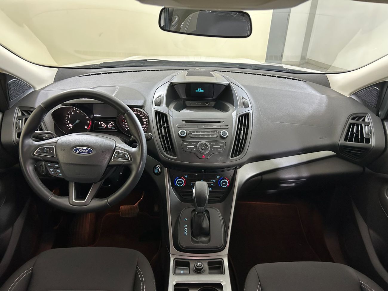 Ford Escape S E1020 / AL TAYER MOTORS AL QOUZ SHOWROOM