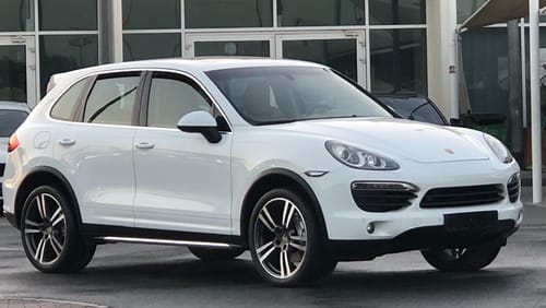 Porsche Cayenne PORSCHE CAYENNE S MODEL 2013  GCC CAR PERFECT CONDITION FULL OPTION PANORAMIC ROOF LEATHER STS BAC