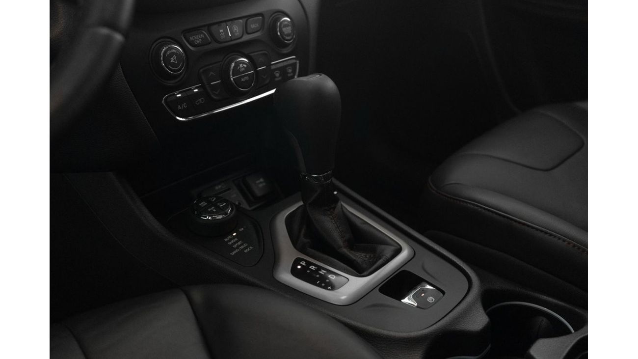 Jeep Cherokee Trailhawk 2016 Jeep Cherokee Trail-Hawk V6 / Full-Service History