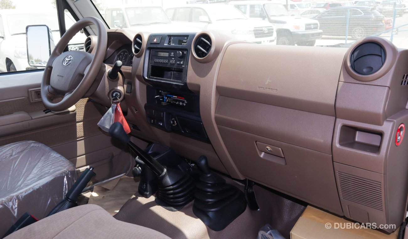 Toyota Land Cruiser Pick Up LX V8