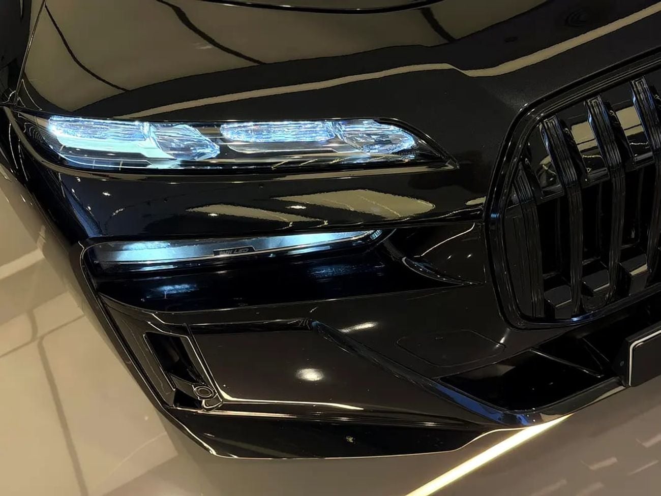 بي أم دبليو 760Li 760Li xDrive GCC Specs