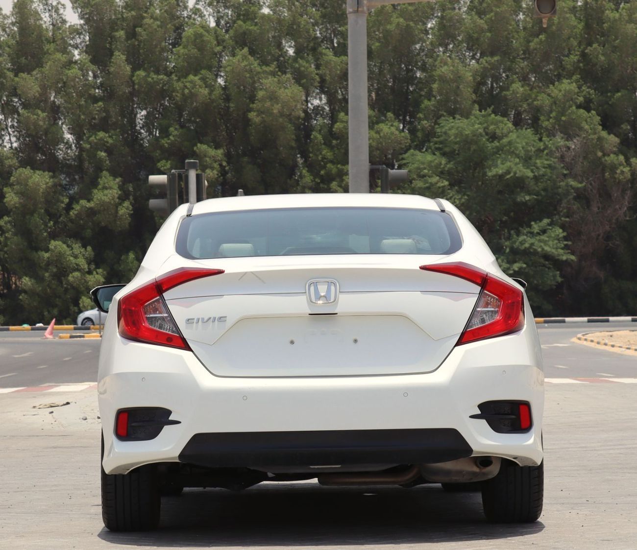 هوندا سيفيك هوندا سيفيك 2020 سياره خلجيه  بحالة ممتازه صبغ وكاله بدون حوادث  ممشى  KM115.000 بسعر 48000 درهم