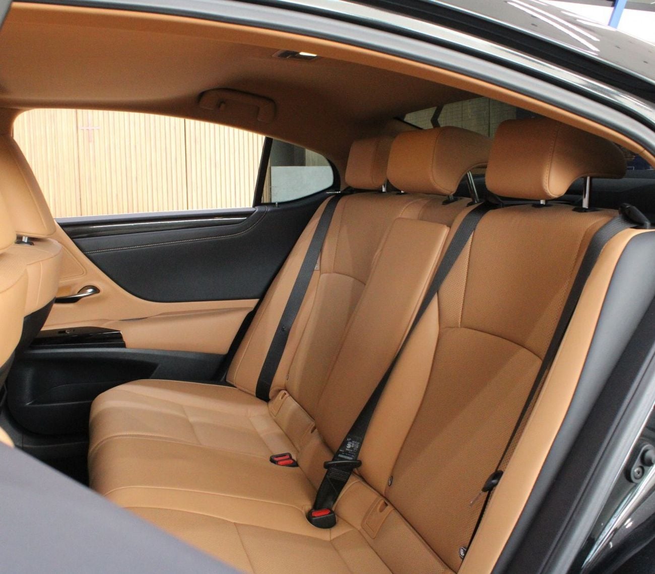 لكزس ES300h GCC // NO ACCIDENTS NO PAINT