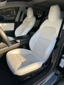 Tesla Model 3 STANDARD RANGE Rear-Wheel Drive