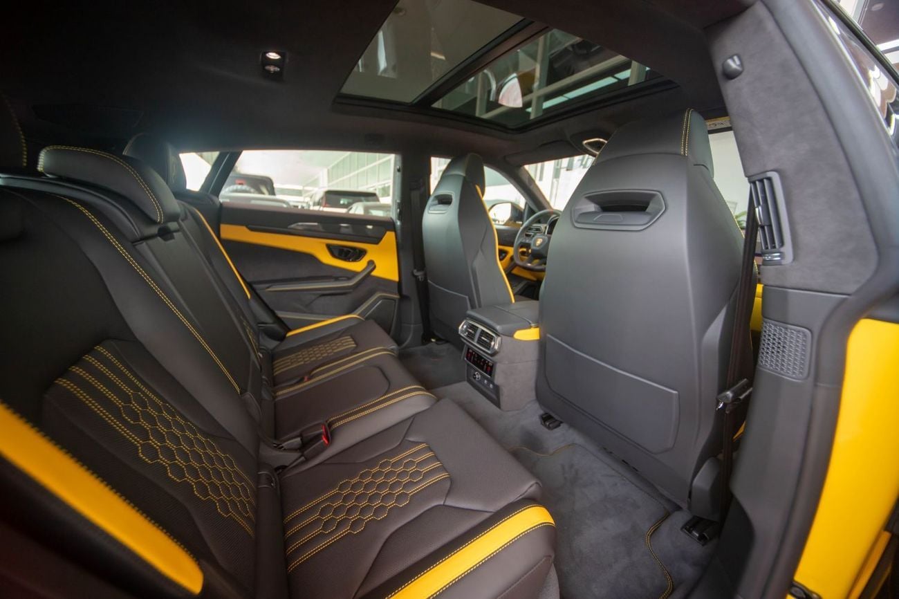 لامبورغيني اوروس Lamborghini Urus SE | 2025 | 0 km | Carbon Fiber