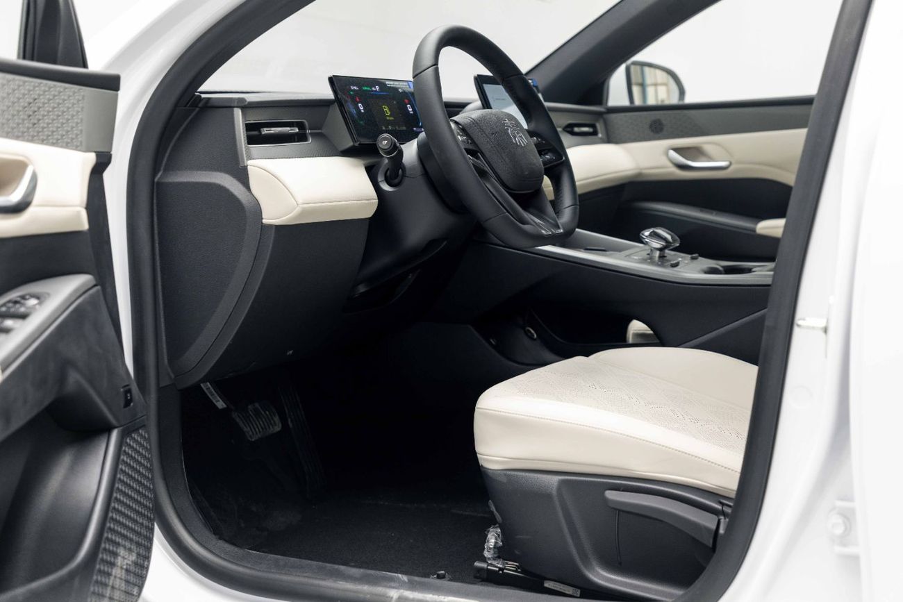 بي واي دي كين بلاس DM-i Lead Version 1.5L - White Inside Beige | Export Only