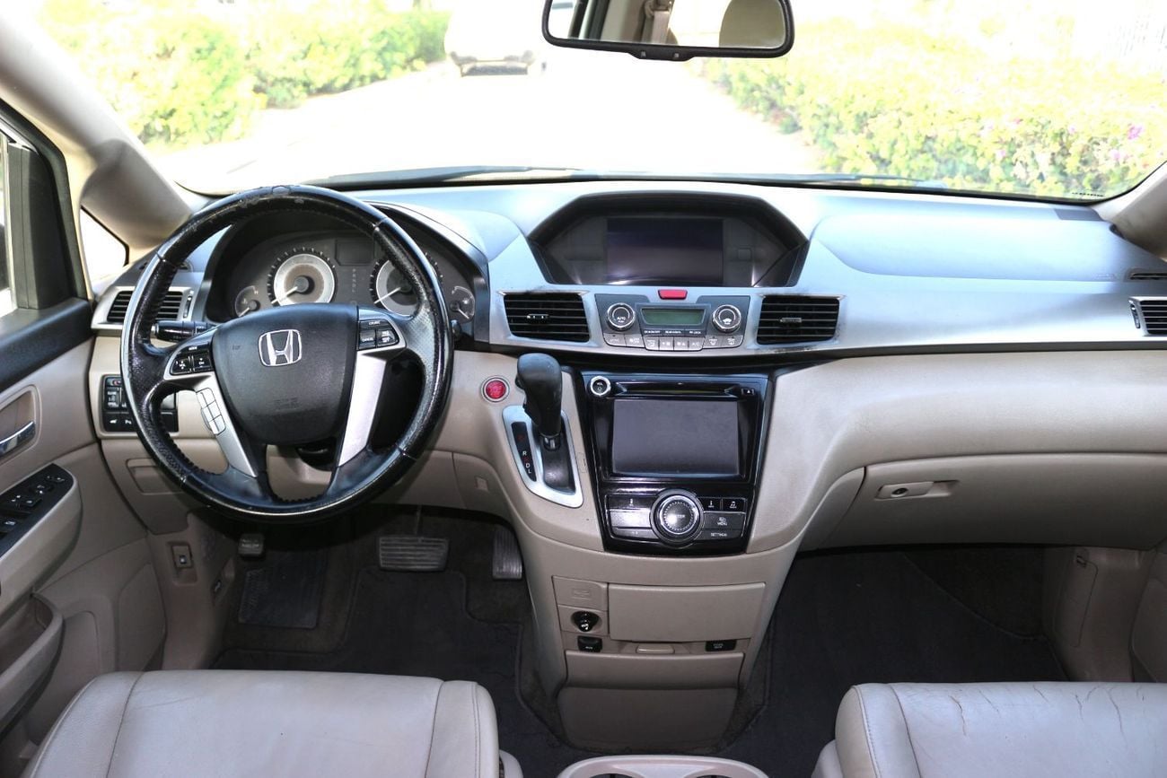 Honda Odyssey TOURING LX 3.5L (250 HP) HONDA ODYSSEY 2014 GCC FULL OPTIONS WITH ELC SLIDING DOOR