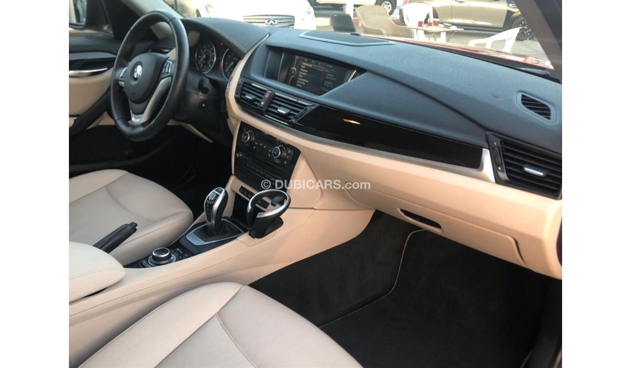 بي أم دبليو X1 موديل 2015 حاله ممتازه من الداخل والخارج فل مواصفات كراسي جلد ومثبت سرعه وتحكم كهربي كامل ونظام صوت