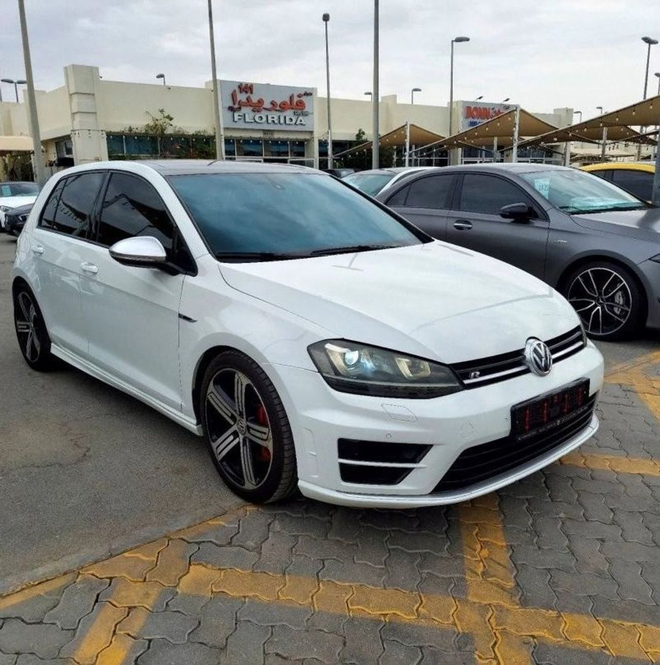 Volkswagen Golf R Sport