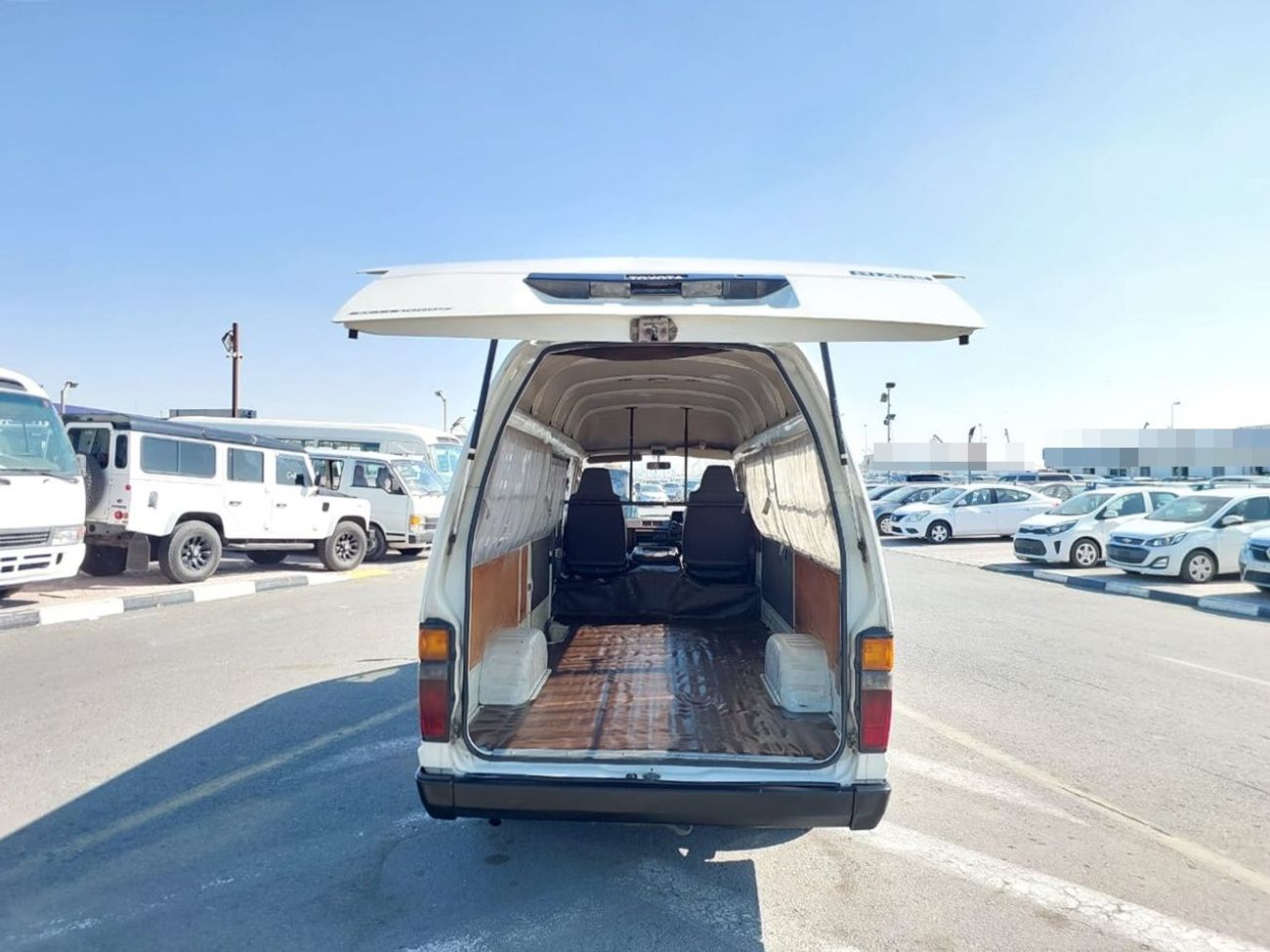تويوتا هاياس TOYOTA HIACE VAN RHD 1986 MODEL 2.4 L DIESEL MANUAL(PM03751)