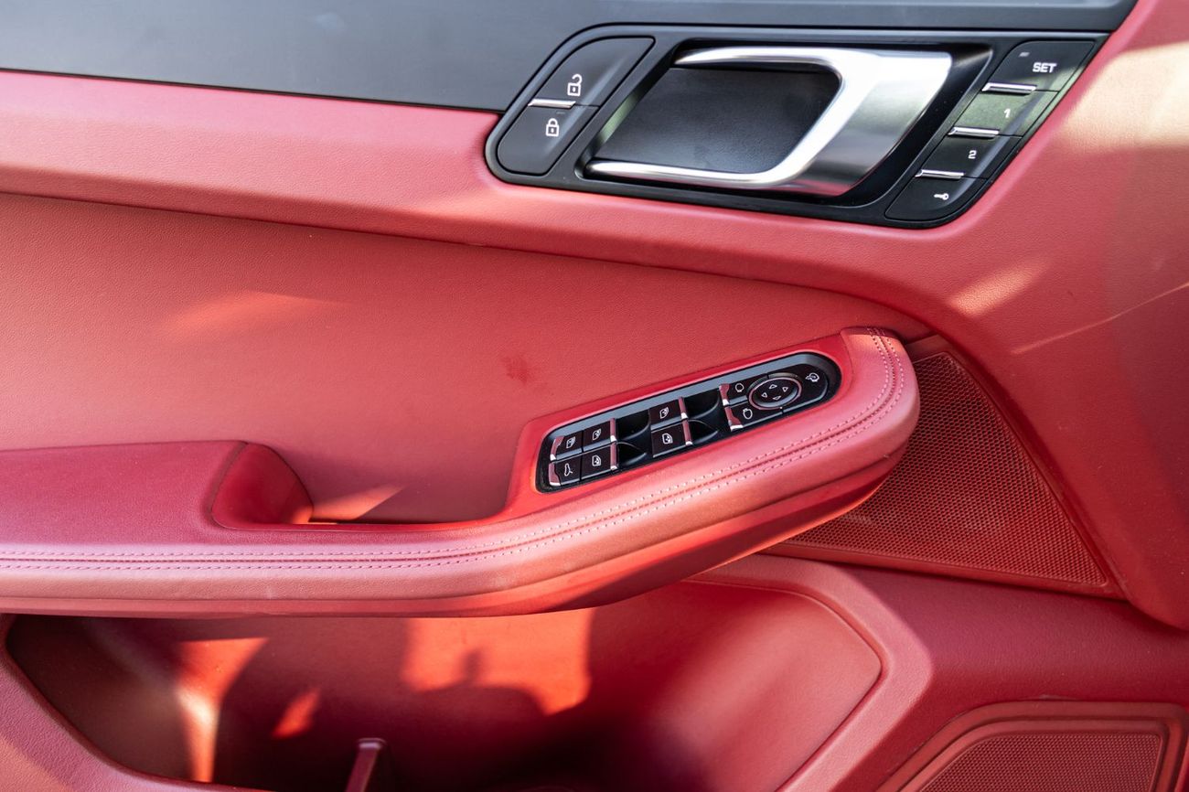 Porsche Macan Std 2.0L (260 HP)