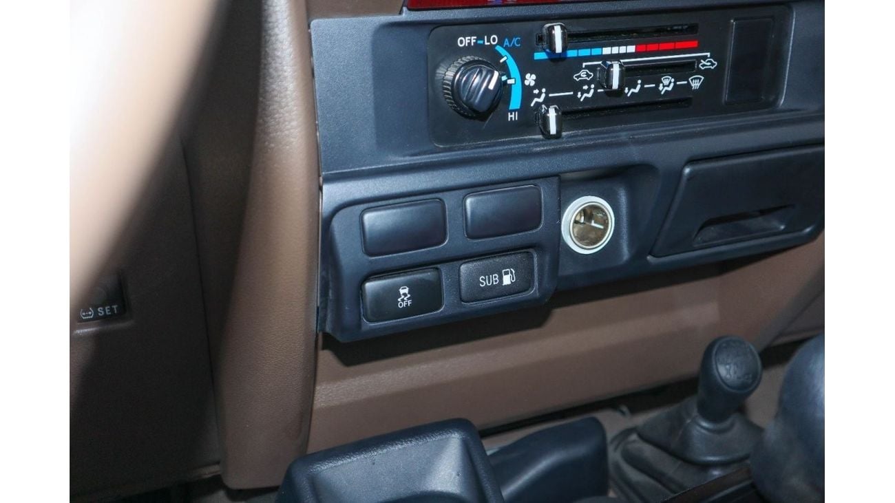 تويوتا لاند كروزر بيك آب مقصورة فردية Std