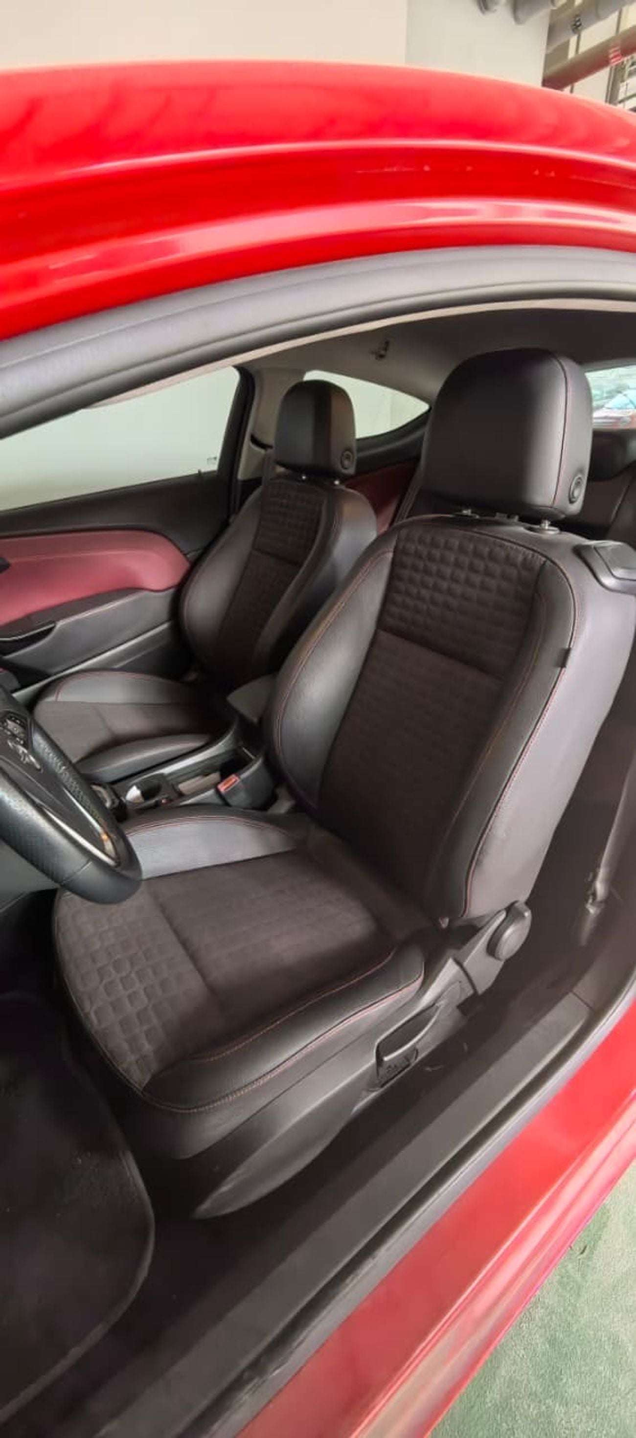 Opel Astra GTC 1.6L Turbo