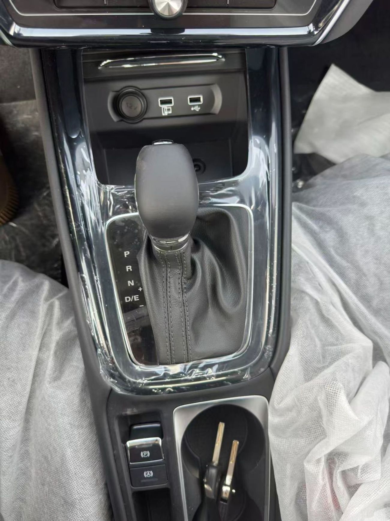 MG 5 DELUXE 1.5L A/T 2024 Full-option with sunroof Black | Export or Wholesale