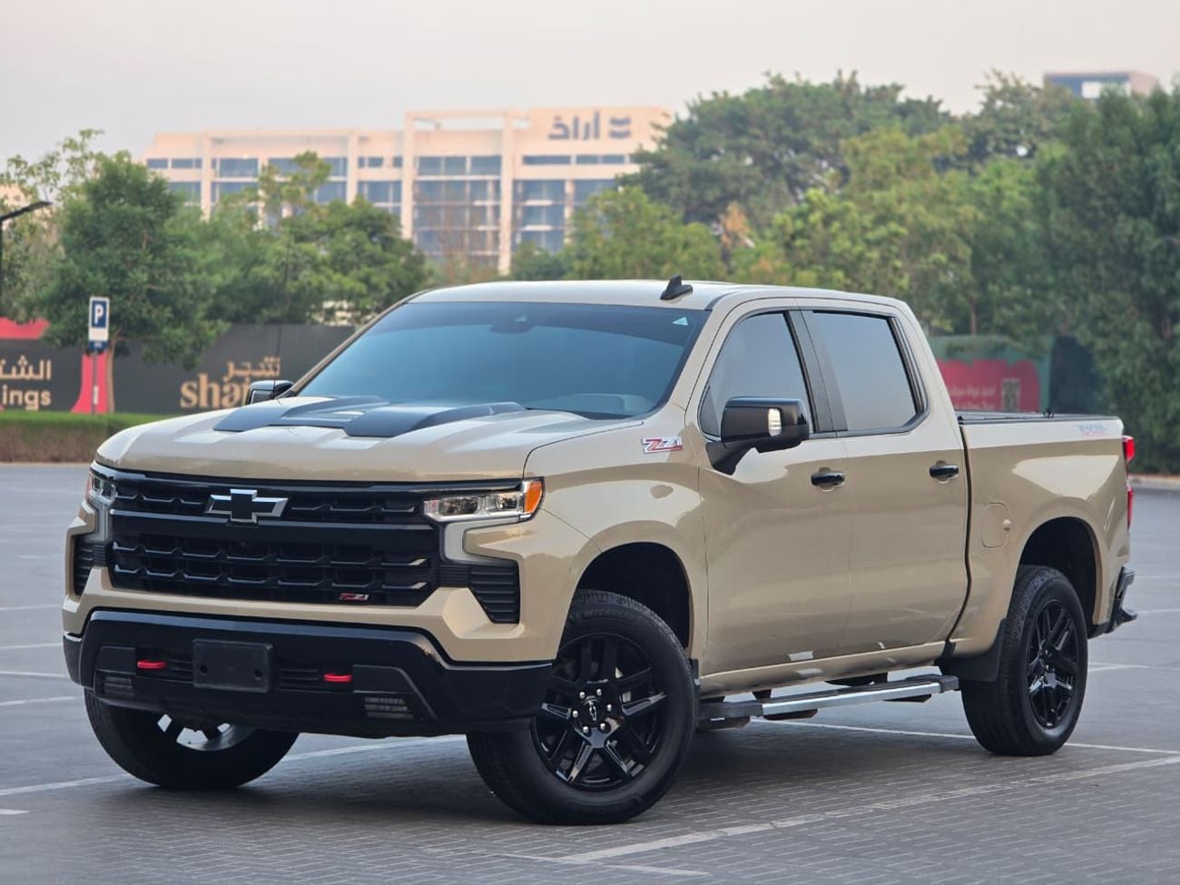 Chevrolet Silverado 1500 CREW CAB 2LT TRAILBOSS 2023 Chevrolet Silverado LT Trail Boss GCC Specs | Orginal paint | Perfect condition | Single owner