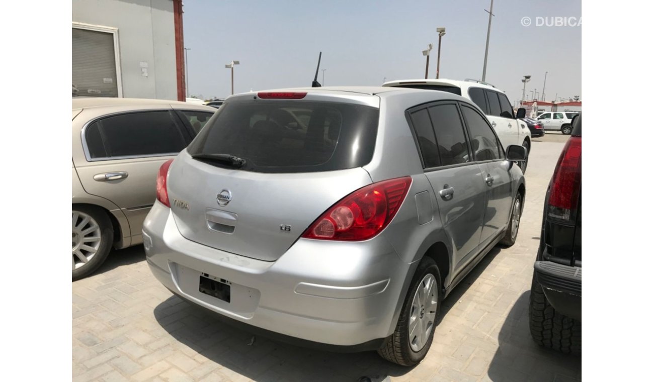 Nissan Tiida نيسان تيدا موديل 2013 خليجي بحالة نظيفة