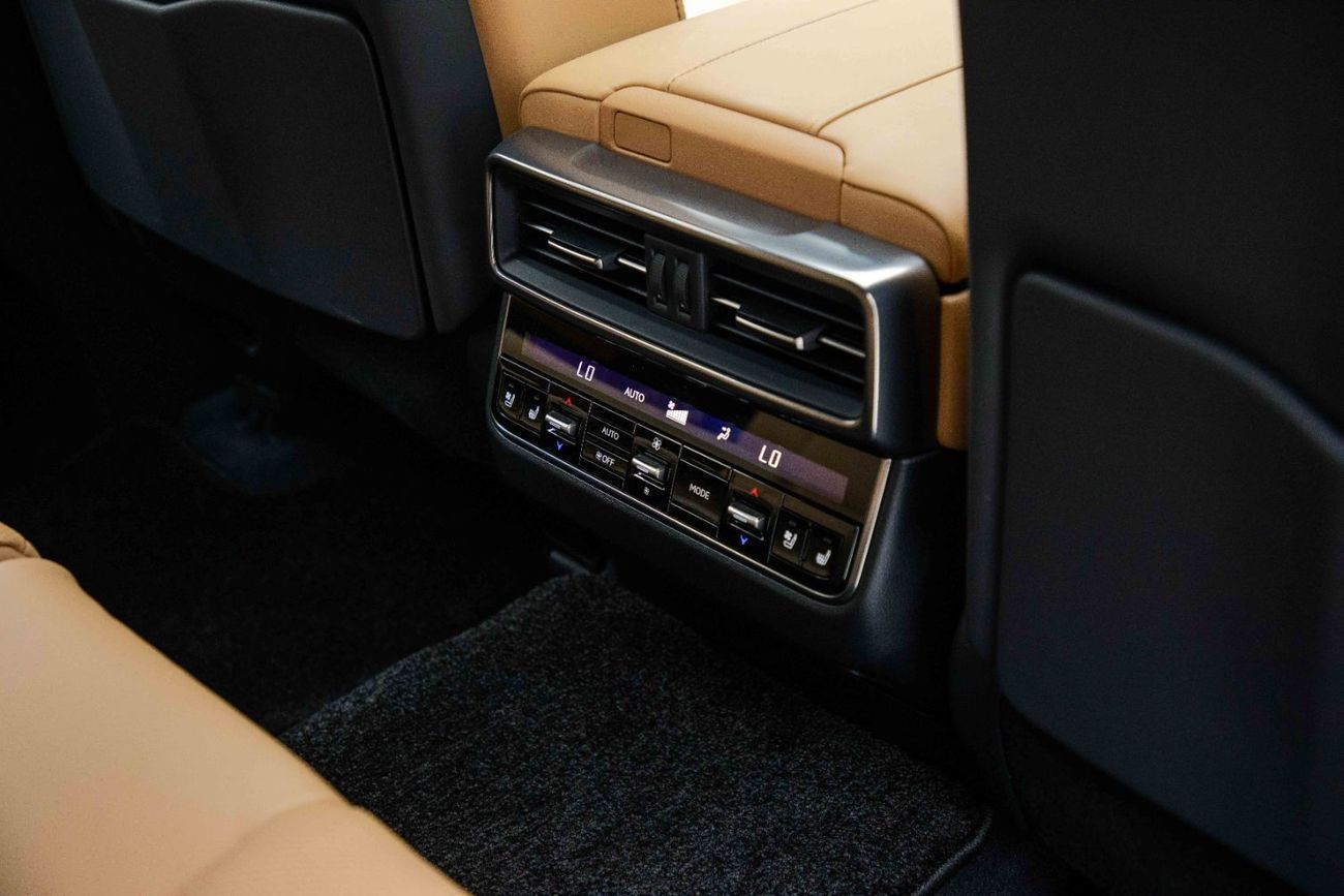 Lexus LX 600 Signature 3.5L - Sonic Quartz Inside Beige | Export Only