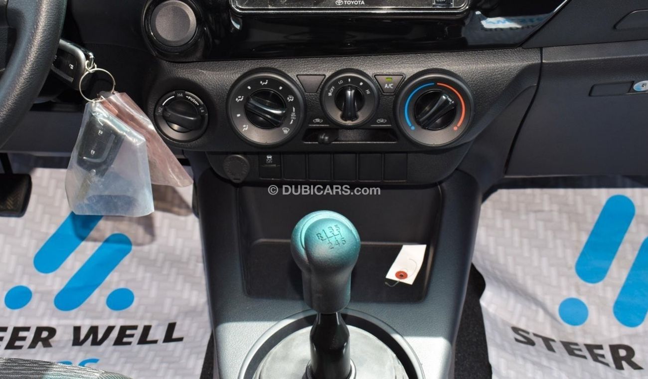 تويوتا هيلوكس DLX  2.4 L 4X4 - DSL - M/T - WITH GCC SPECS AND EXPORT ONLY