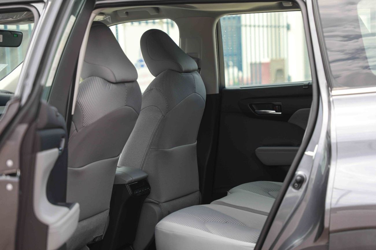 Toyota Highlander 2024 TOYOTA HIGHLANDER XLE 2.5 - Hybrid - GREY METTALIC inside GREY | Export Only