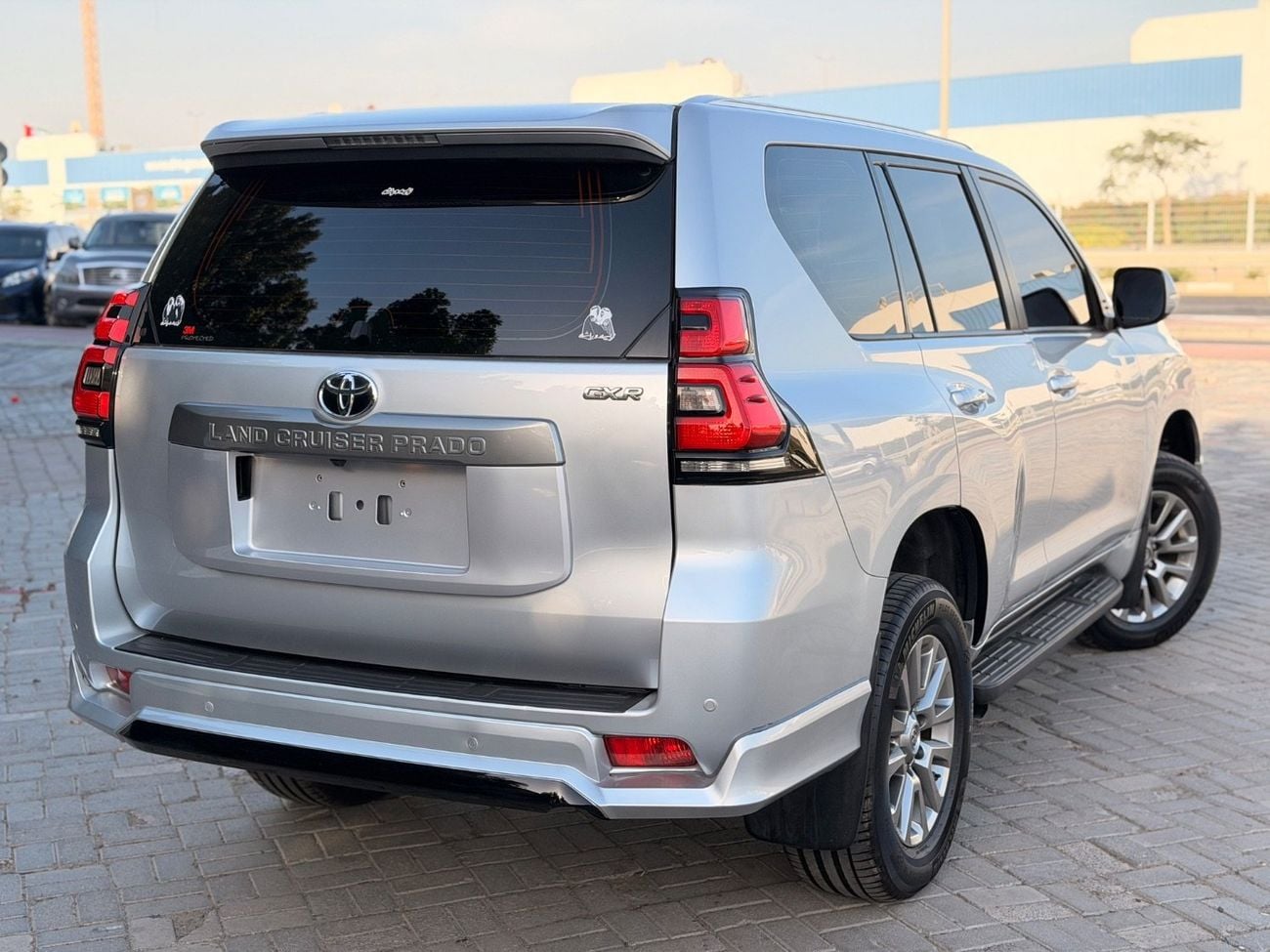 تويوتا برادو GXR 2.7L (160 HP) 4WD