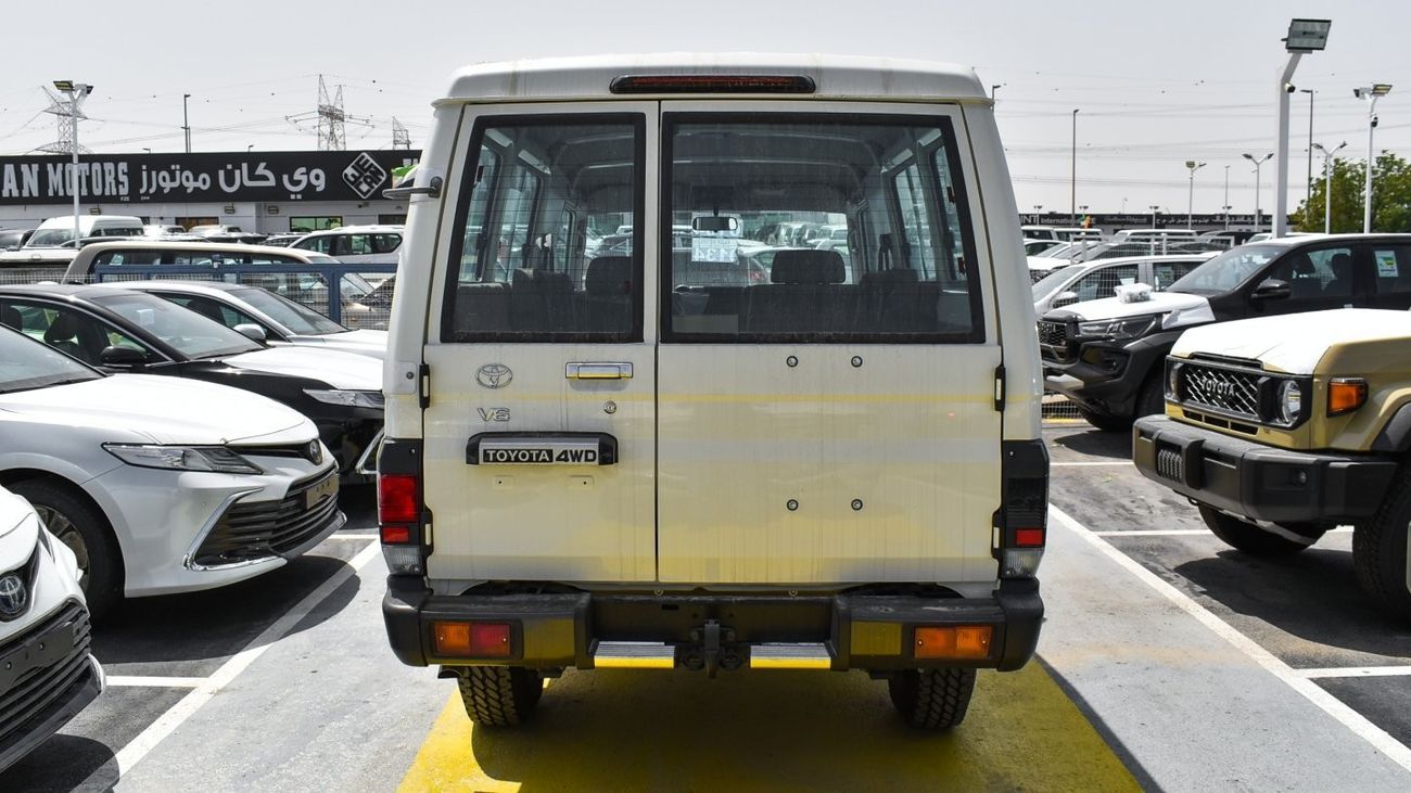 Toyota Land Cruiser 70 4.0L V6 Petrol Auto transmission