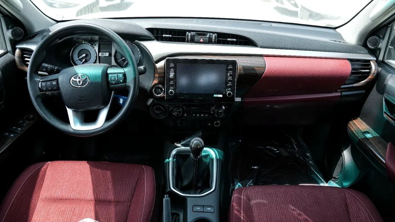 تويوتا هيلوكس SR5 (NON GCC) Brand 2.7 FULL OPTION Double Cab GLX - GCC Specs