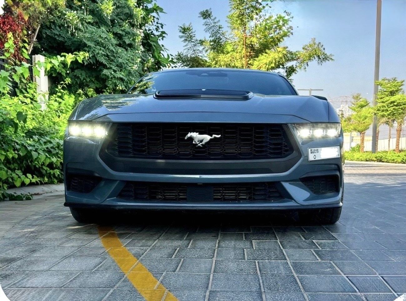 فورد موستانج Performance Package with upgraded brakes, sport suspension and cold air intake