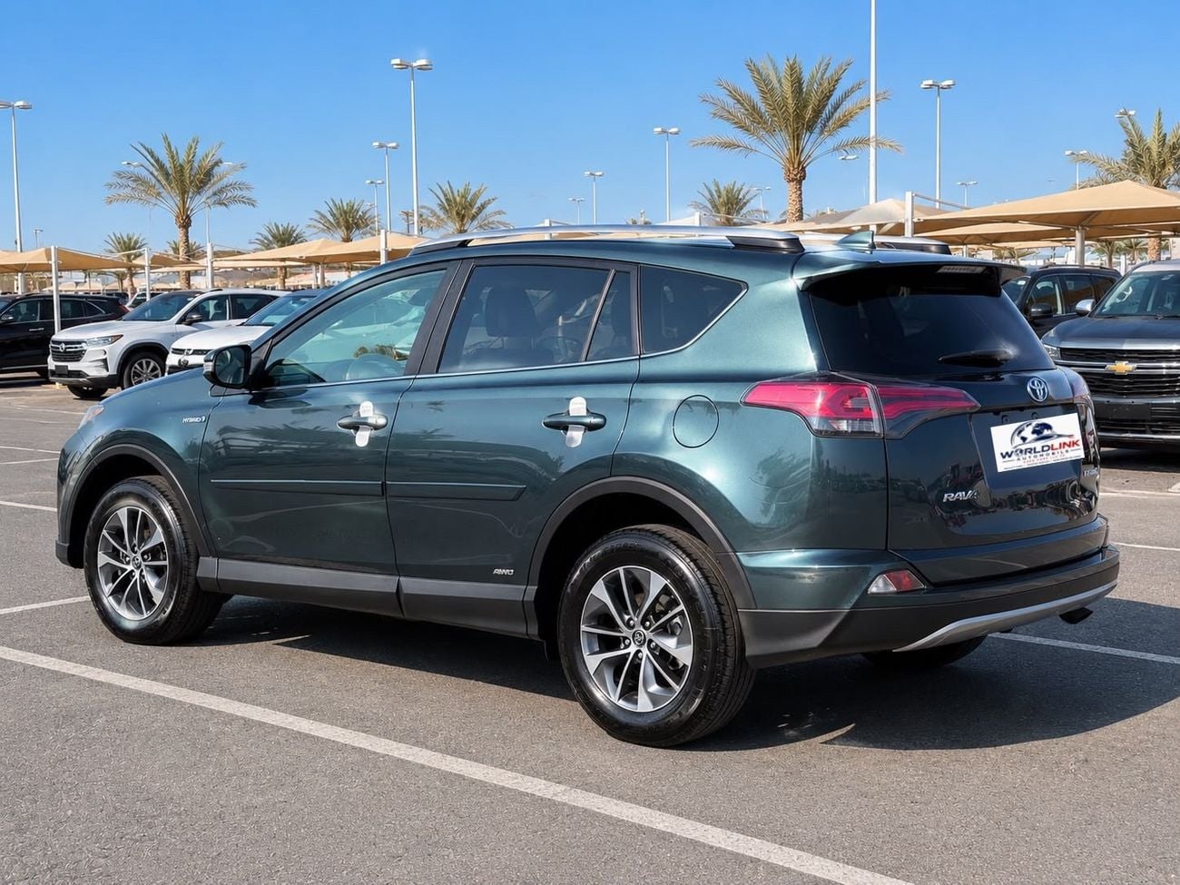 Toyota RAV4 LE 2.5L Cylinder 4 Hybrid Automatic 5 Seats 5 Doors