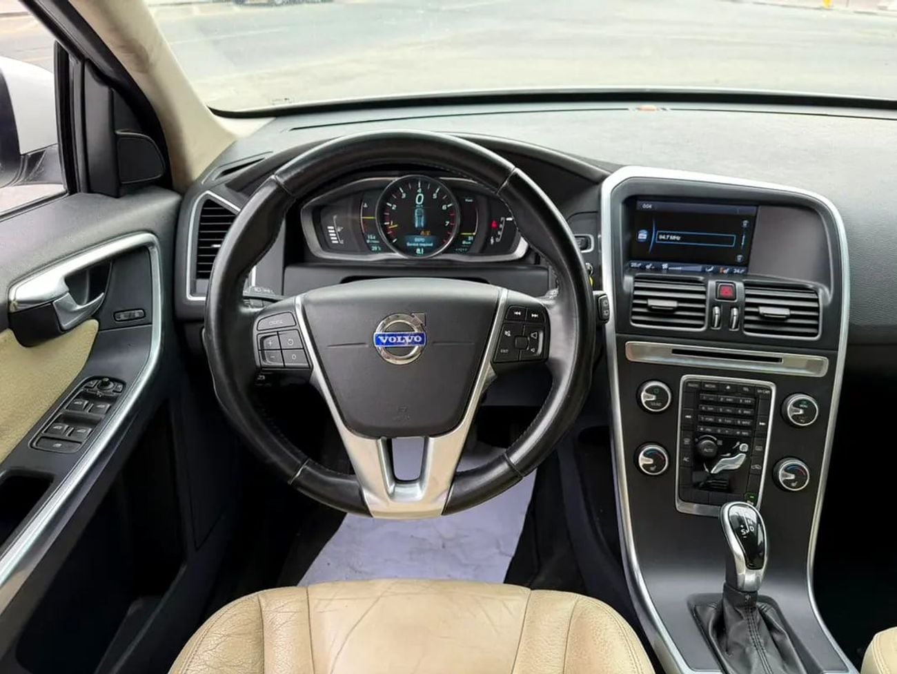 فولفو XC 60 Momentum 2.0L