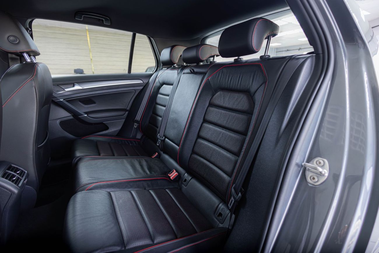 Volkswagen Golf GTI Sport 2.0T