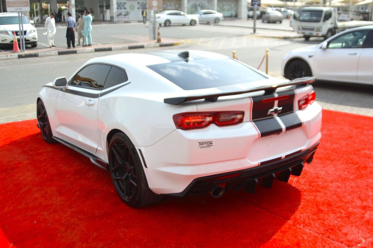 Chevrolet Camaro 1LT 3.6L (335 HP) BEAUTIFULL LOOK