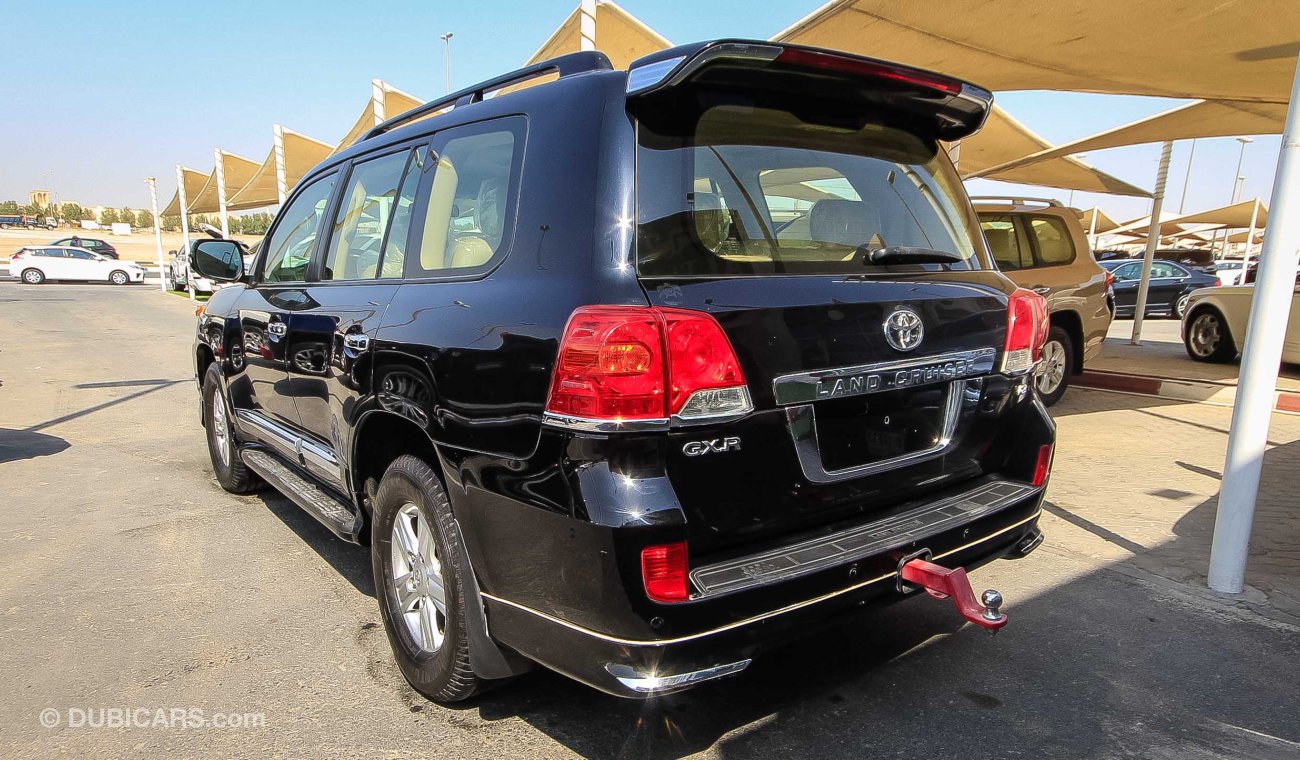 Toyota Land Cruiser GXR V8