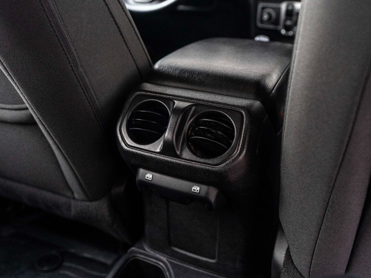 جيب رانجلر Unlimited Sport 3.6L A/T