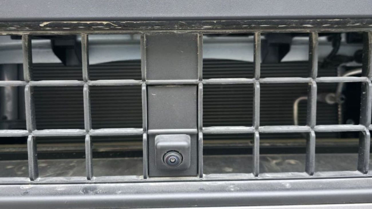 تويوتا برادو 2.4L | T/Petrol | 4x4 | Four Door | 5 Seater | Automatic